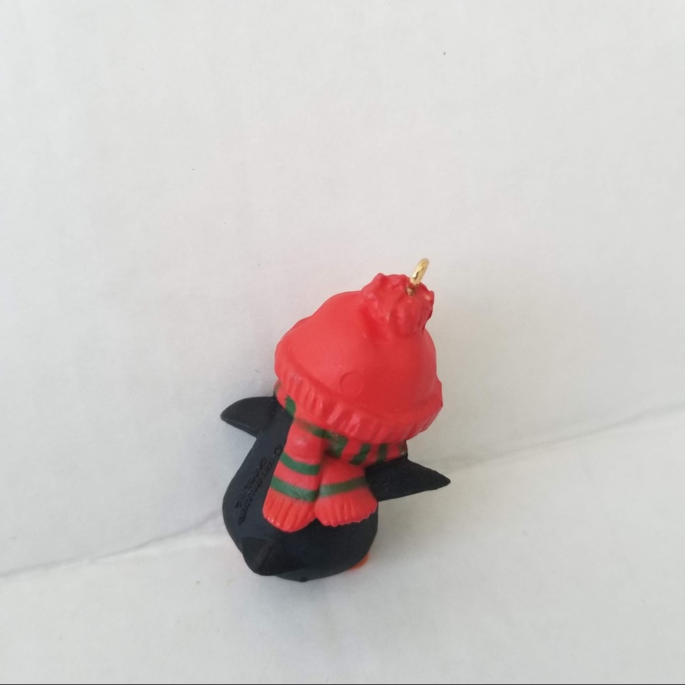 Vintage Hallmark Perky Penguin Xmas Ornament - Picture 3 of 5